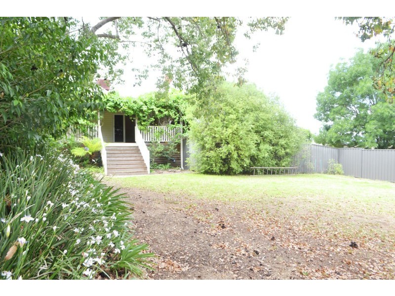 16 Wardle Street, Junee NSW 2663