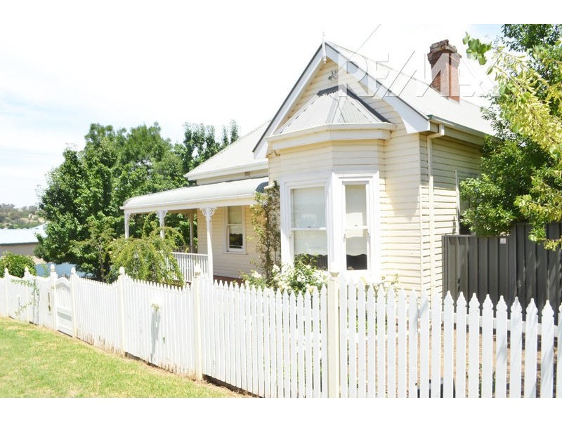 16 Wardle Street, Junee NSW 2663