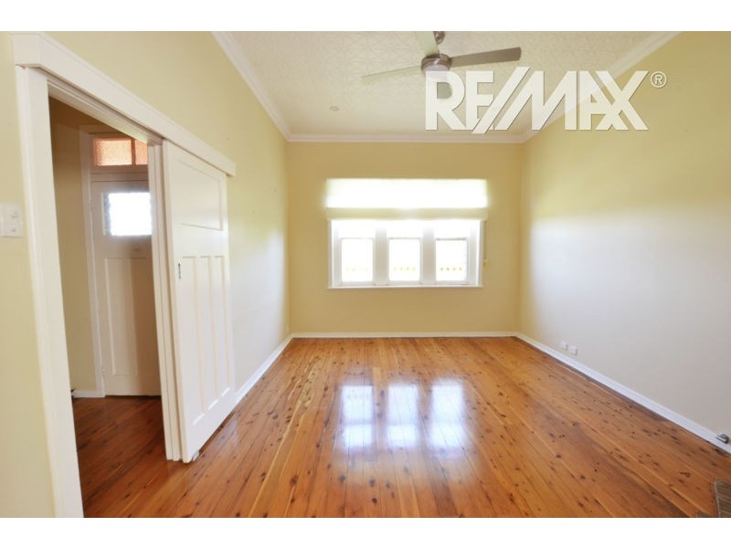 9 Golf Avenue, Junee NSW 2663