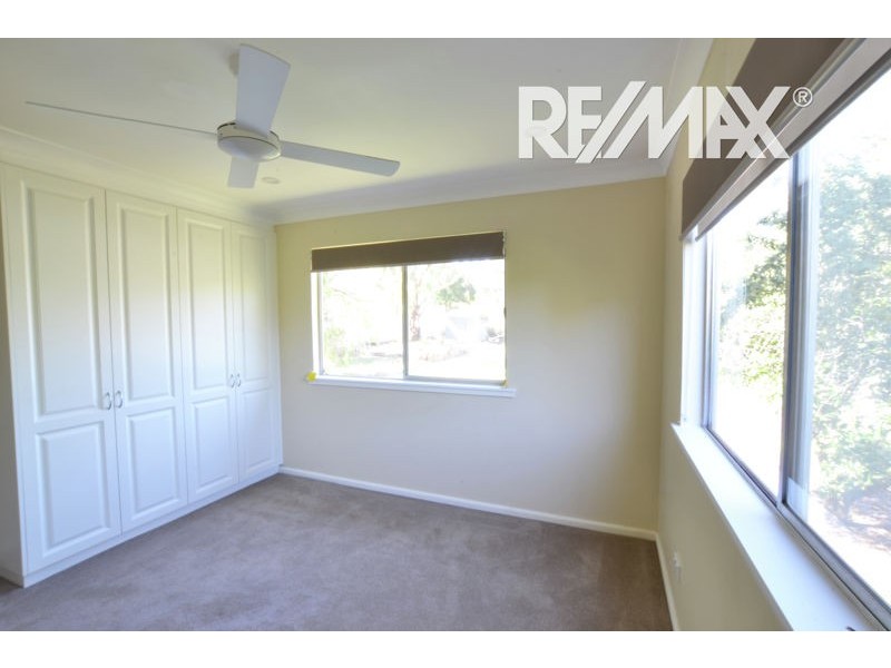 9 Golf Avenue, Junee NSW 2663
