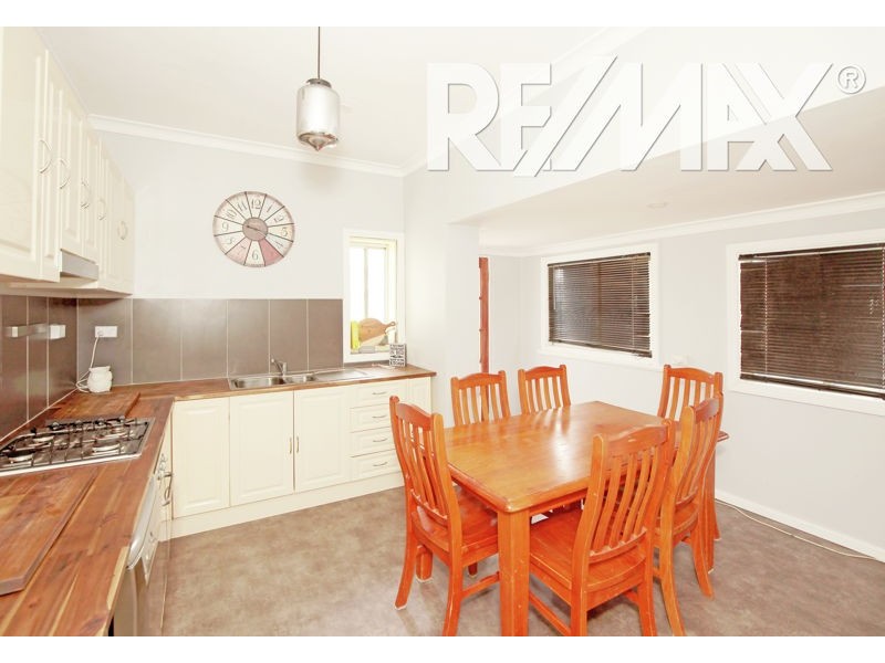 56 Regent St, Junee NSW 2663