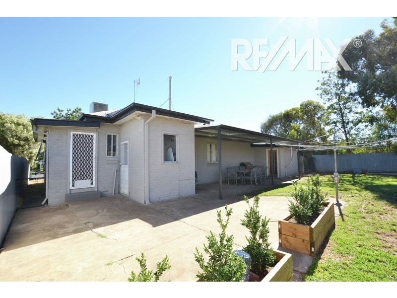 56 Regent St, Junee NSW 2663