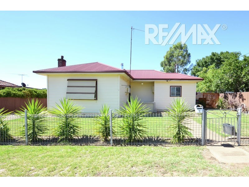 7 Gloucester Street, Junee NSW 2663