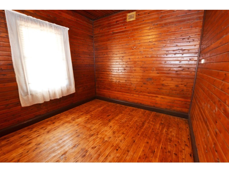 46 Regent Street, Junee NSW 2663