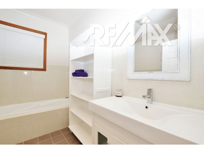 76 Lisgar Street, Junee NSW 2663