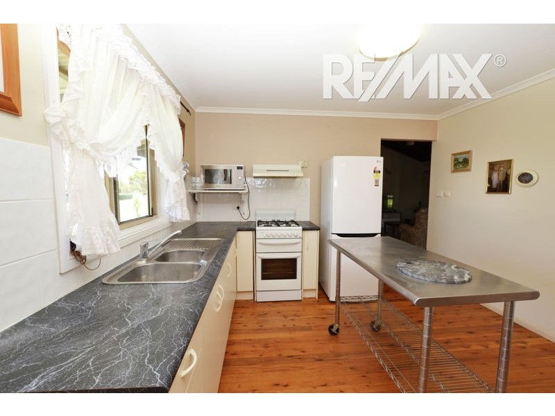 9-11 Howell Street, Junee NSW 2663