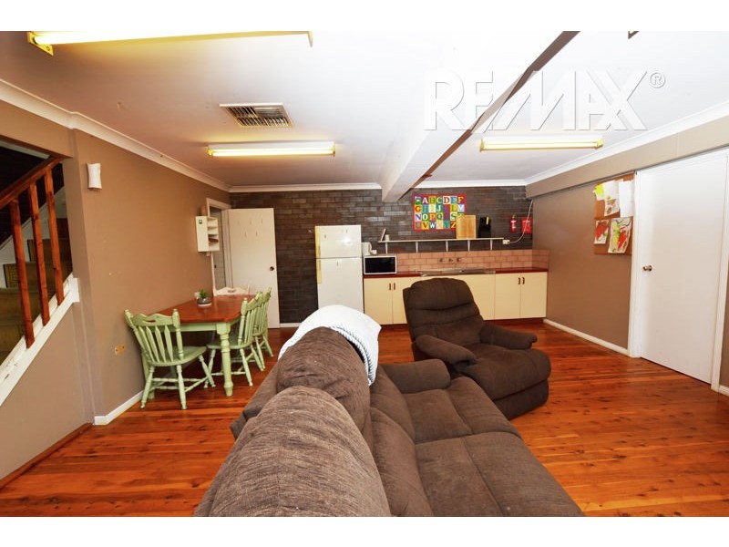 43 Pretoria Avenue, Junee NSW 2663