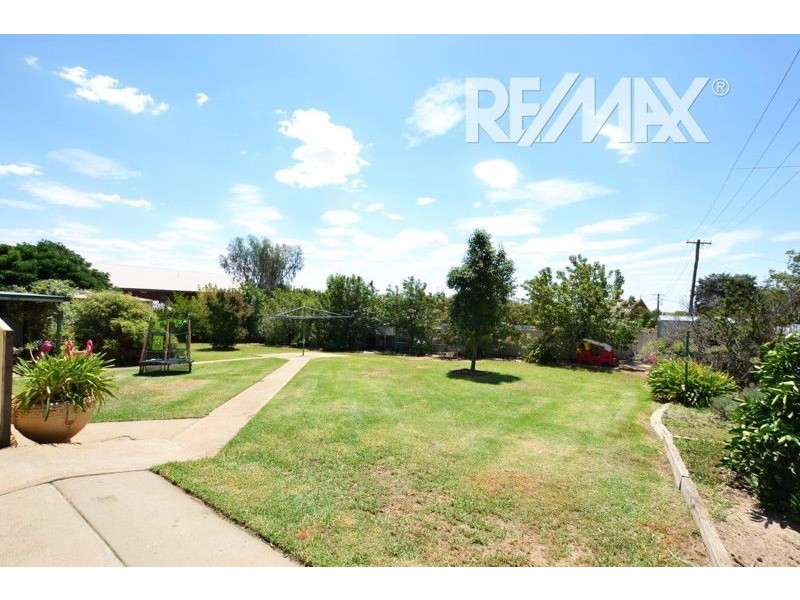 43 Pretoria Avenue, Junee NSW 2663