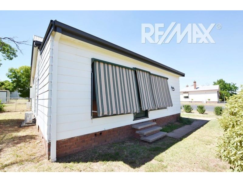62 Main Street, Junee NSW 2663