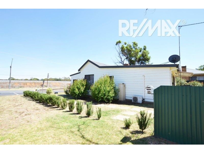 62 Main Street, Junee NSW 2663
