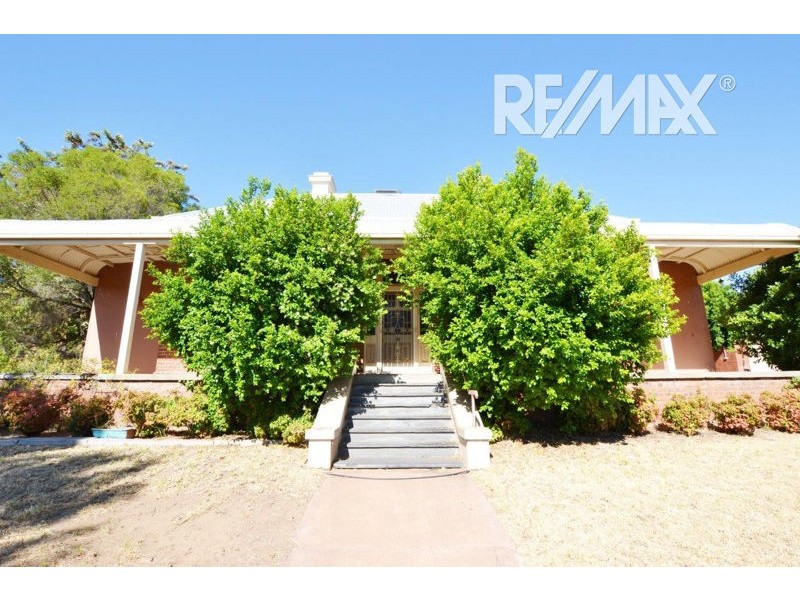 17 Kitchener Street, Junee NSW 2663