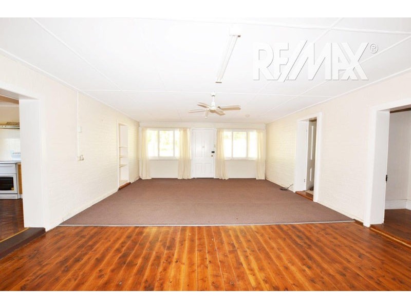 17 Kitchener Street, Junee NSW 2663