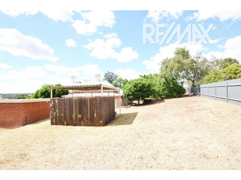 17 Kitchener Street, Junee NSW 2663