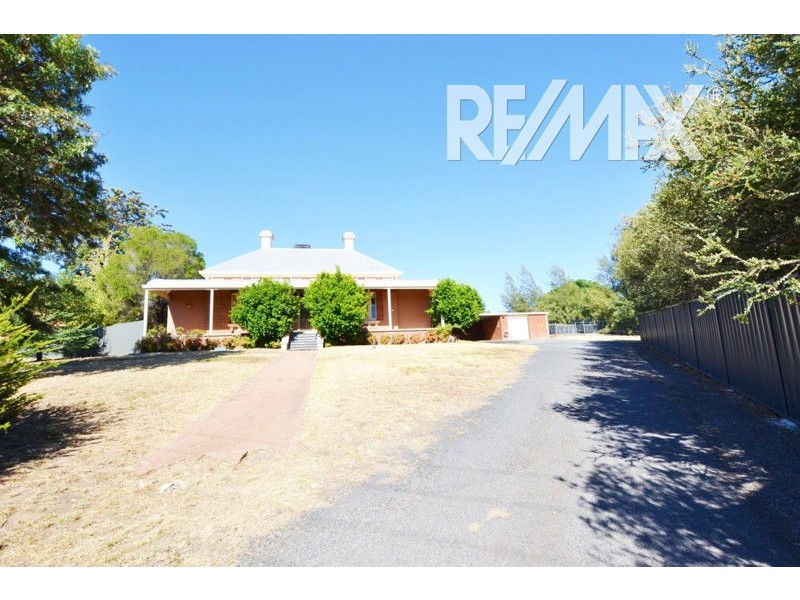 17 Kitchener Street, Junee NSW 2663