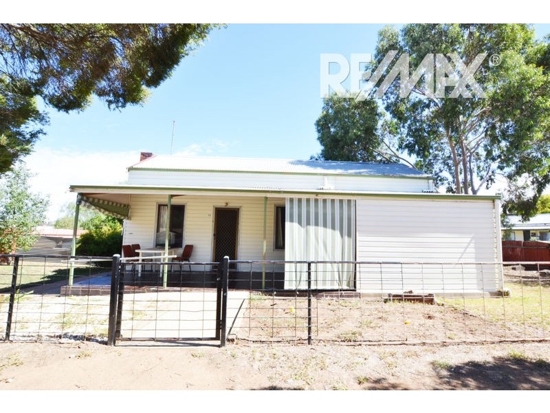 12 Illabo Road, Junee NSW 2663