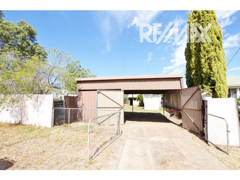 12 Illabo Road, Junee NSW 2663