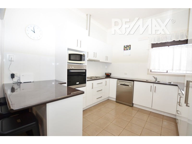 16 Kemp Street, Junee NSW 2663