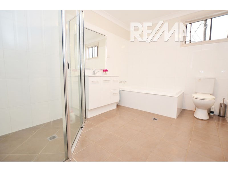 16 Kemp Street, Junee NSW 2663
