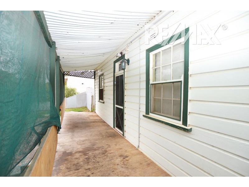 8 Stewart Street, Junee NSW 2663