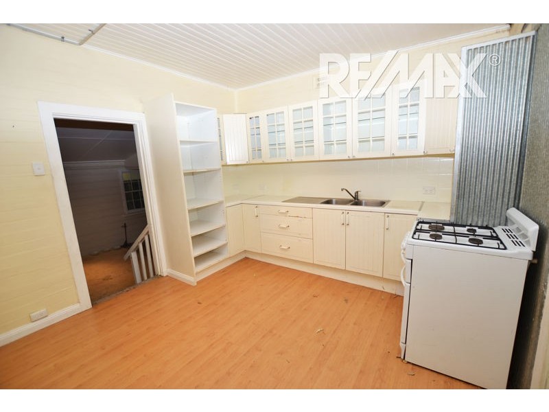 8 Stewart Street, Junee NSW 2663