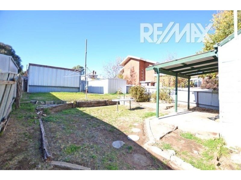 8 Stewart Street, Junee NSW 2663