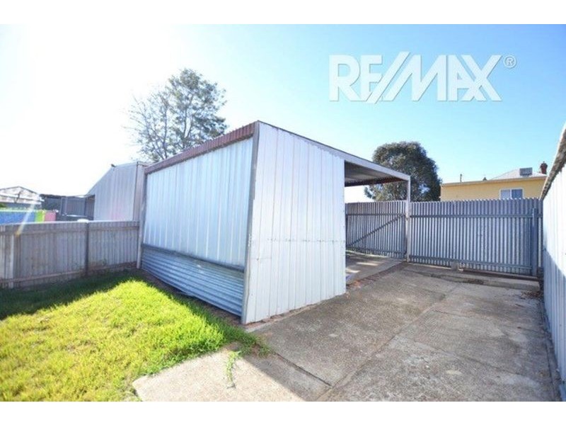 8 Stewart Street, Junee NSW 2663