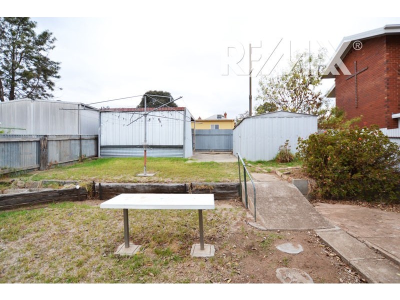 8 Stewart Street, Junee NSW 2663