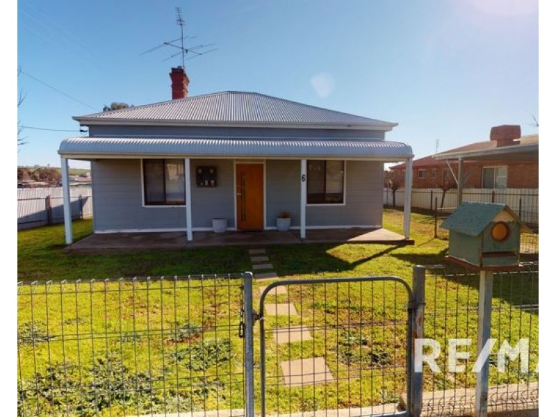 6 King Street, Junee NSW 2663