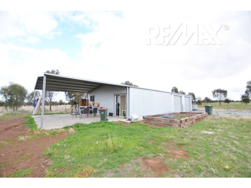 37 Wyoming Lane, Junee NSW 2663