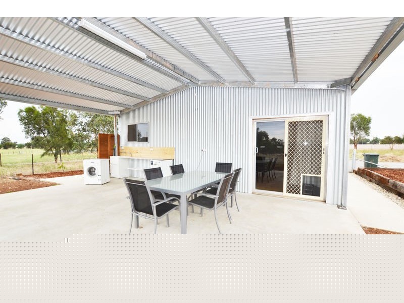 37 Wyoming Lane, Junee NSW 2663