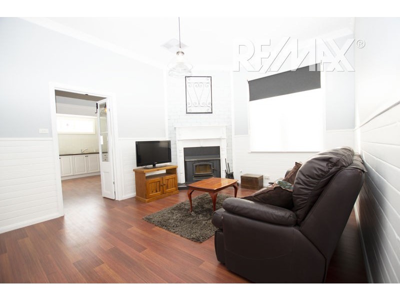 33 Commins Street, Junee NSW 2663