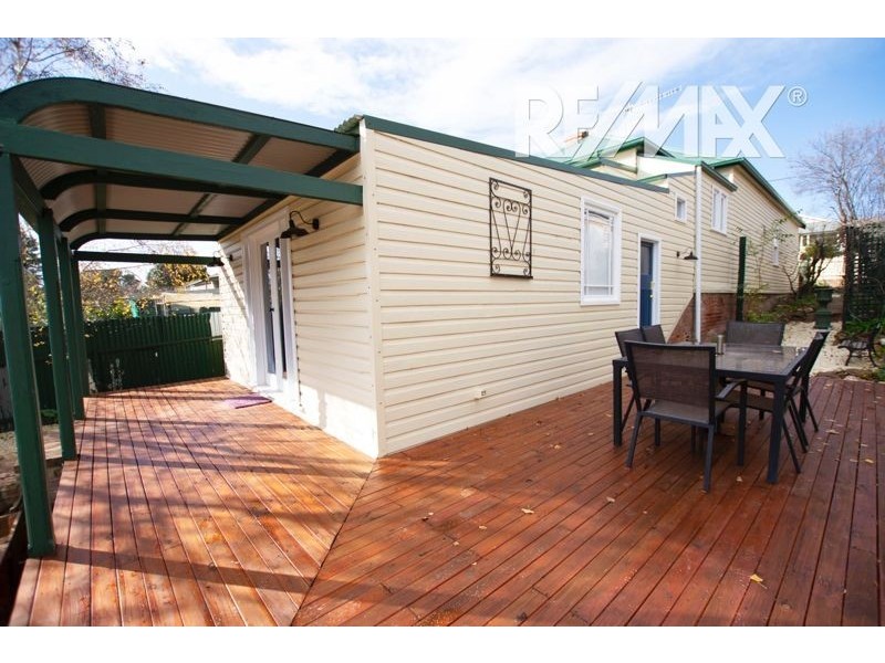 33 Commins Street, Junee NSW 2663