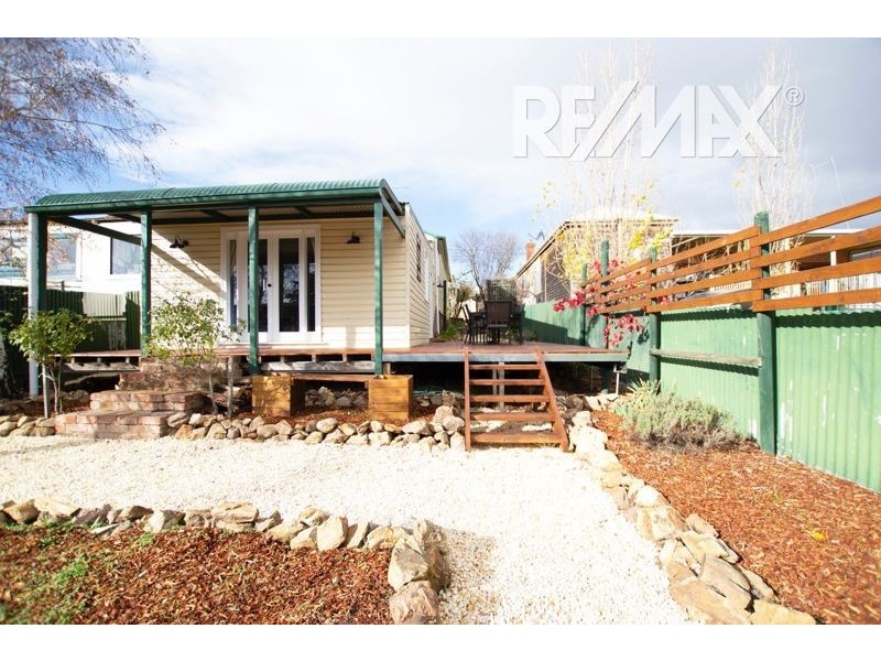 33 Commins Street, Junee NSW 2663