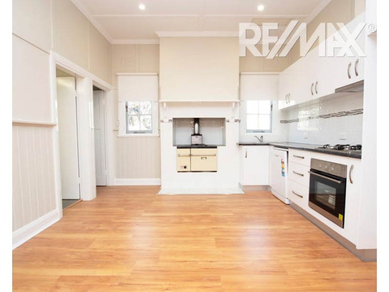 34 Pitt Street, Junee NSW 2663