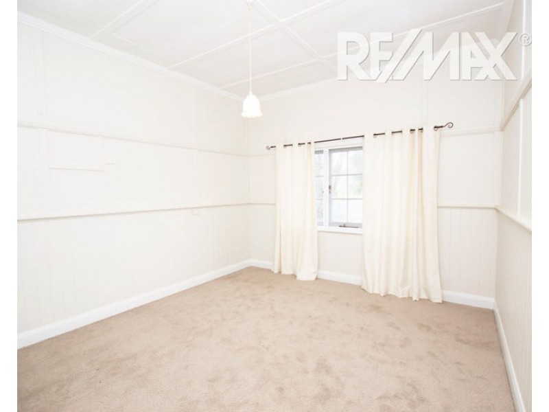 34 Pitt Street, Junee NSW 2663