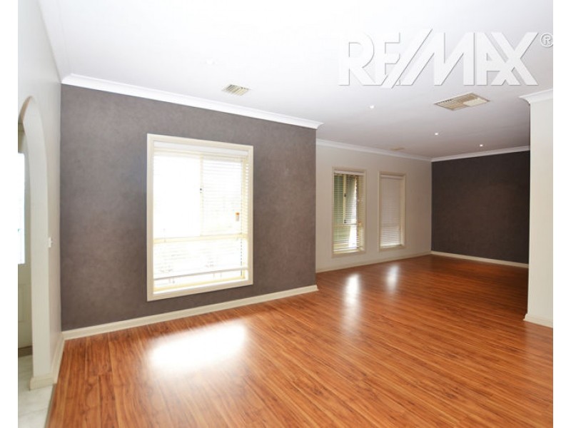 4 Gwynne Place, Junee NSW 2663