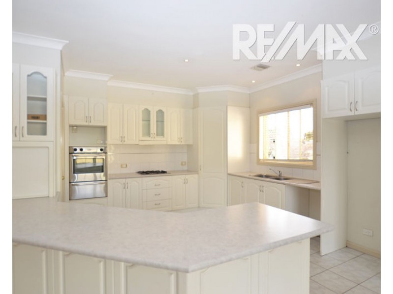 4 Gwynne Place, Junee NSW 2663