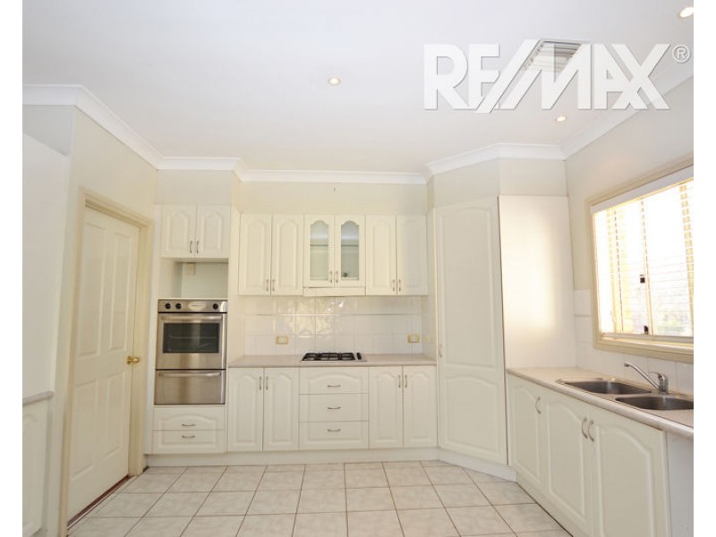 4 Gwynne Place, Junee NSW 2663