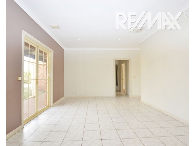 4 Gwynne Place, Junee NSW 2663