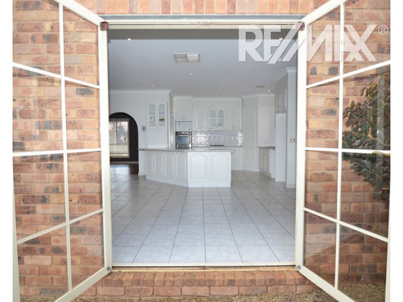 4 Gwynne Place, Junee NSW 2663