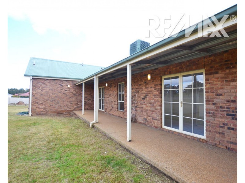 4 Gwynne Place, Junee NSW 2663