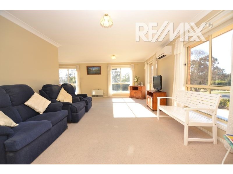 20 John Potts Drive, Junee NSW 2663