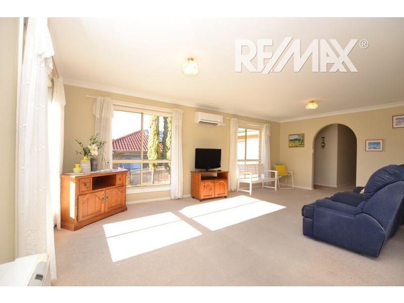 20 John Potts Drive, Junee NSW 2663