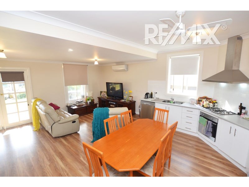52 Hill Street, Junee NSW 2663