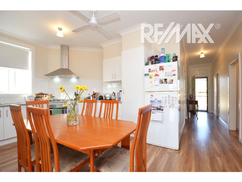 52 Hill Street, Junee NSW 2663