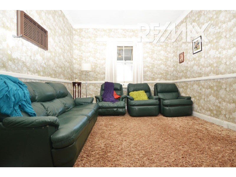 52 Hill Street, Junee NSW 2663