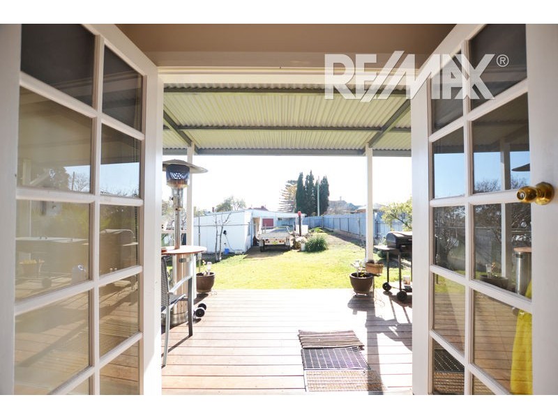 52 Hill Street, Junee NSW 2663