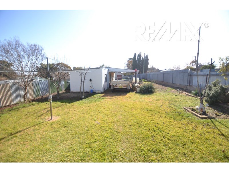 52 Hill Street, Junee NSW 2663