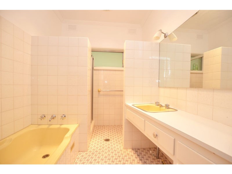 14 Lillian Street, Junee NSW 2663