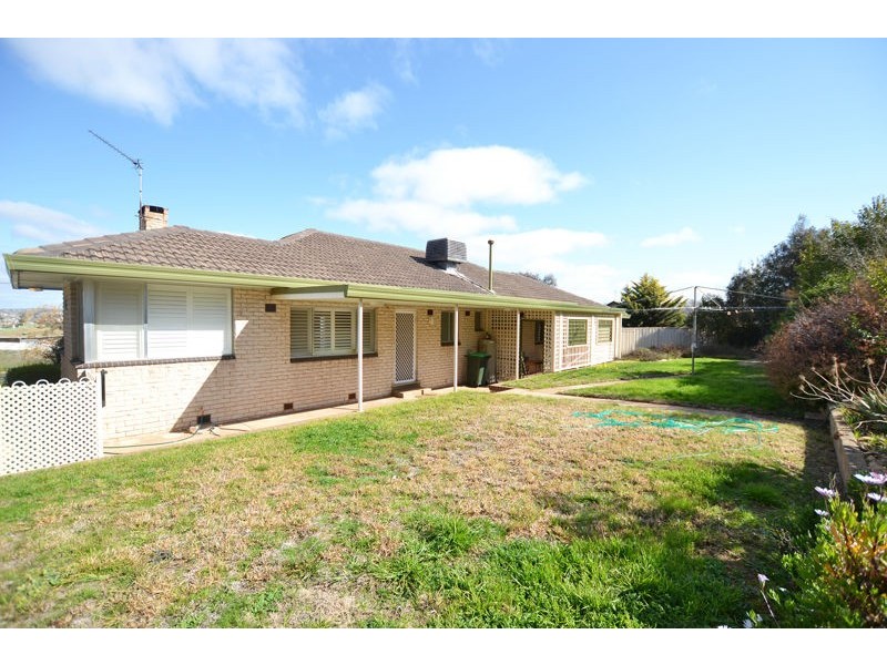 14 Lillian Street, Junee NSW 2663